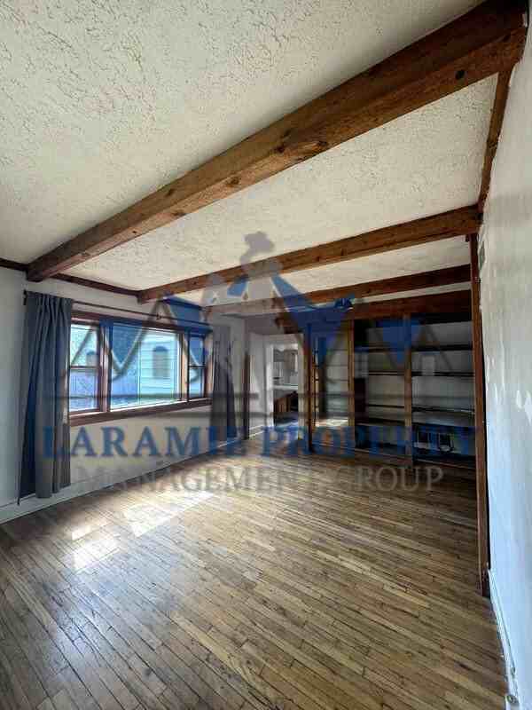 818 S 4th St - Photo 5 of 17