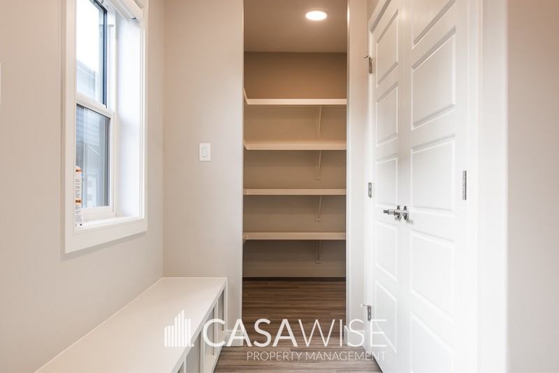 7811 Yorke Rd Nw #MAIN - Photo 4 of 19
