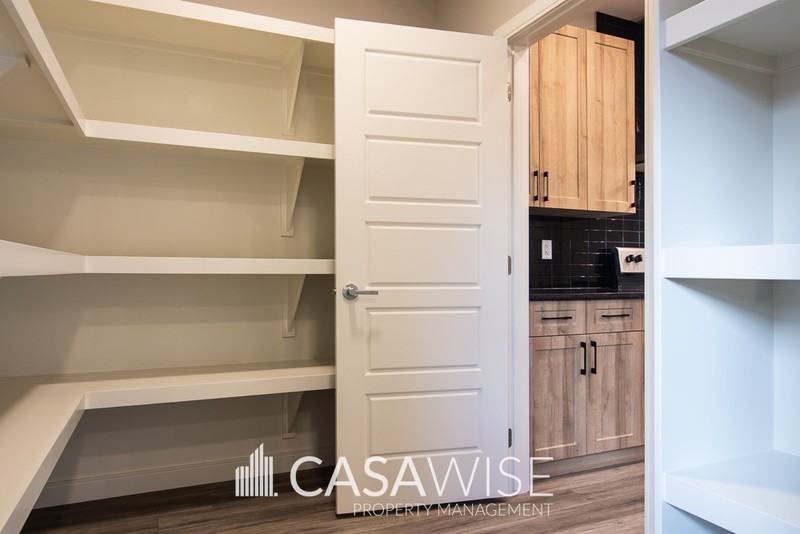 7811 Yorke Rd Nw #MAIN - Photo 5 of 19