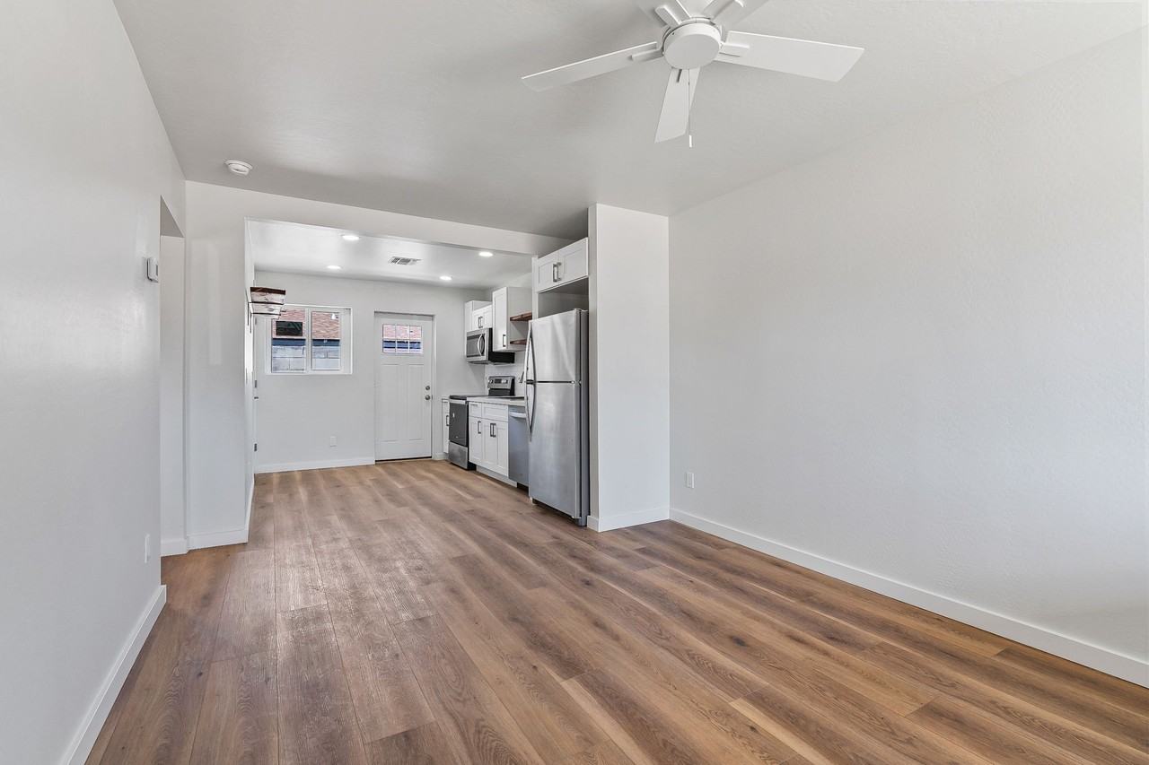 638 W 5Th Ave - Photo 2 of 37