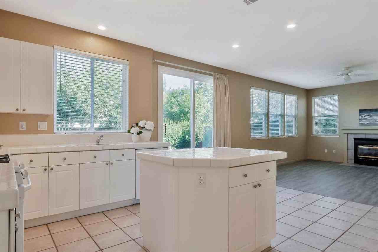 3853 Windy Cove Cir - Photo 3 of 10