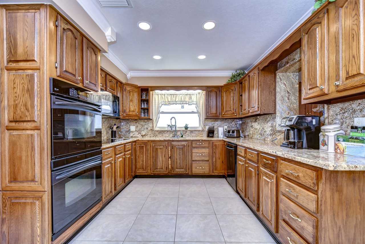 3912 Fontainebleau Dr - Photo 6 of 44