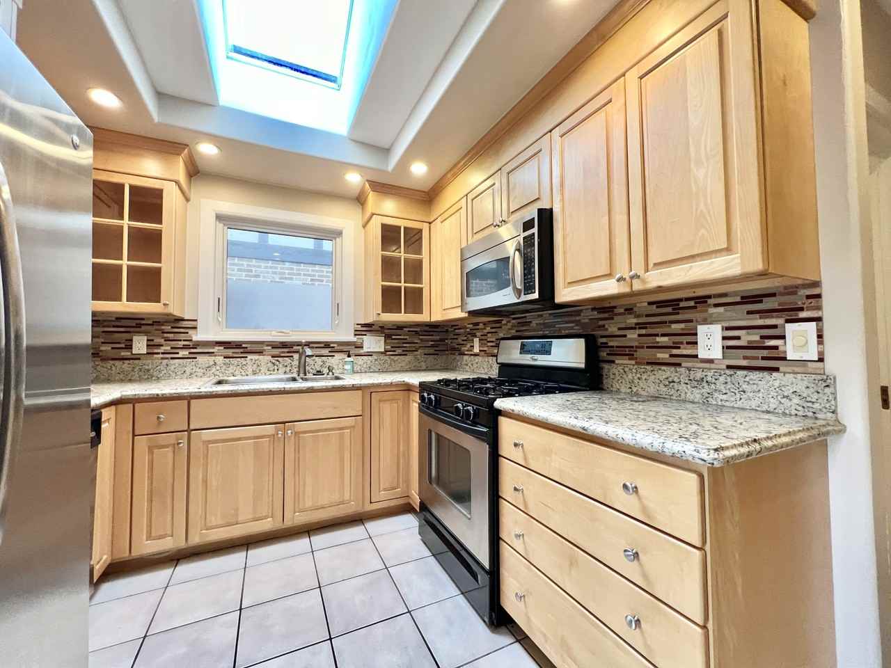 625 S Race St - Photo 2 of 17