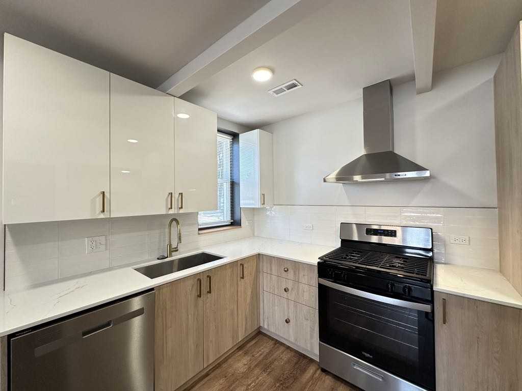 3054 W 56th St #PFG - Photo 3 of 20