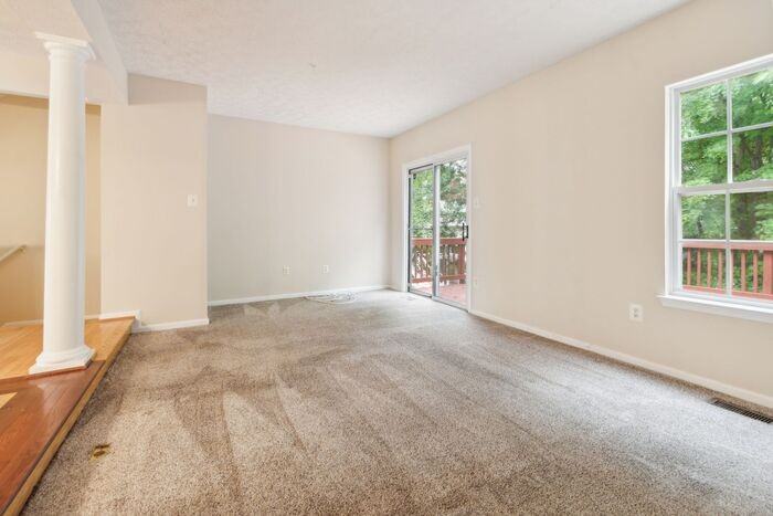 2403 Lemontree Ter - Photo 3 of 15