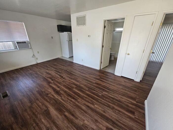 318 4th St #A - Photo 2 of 15