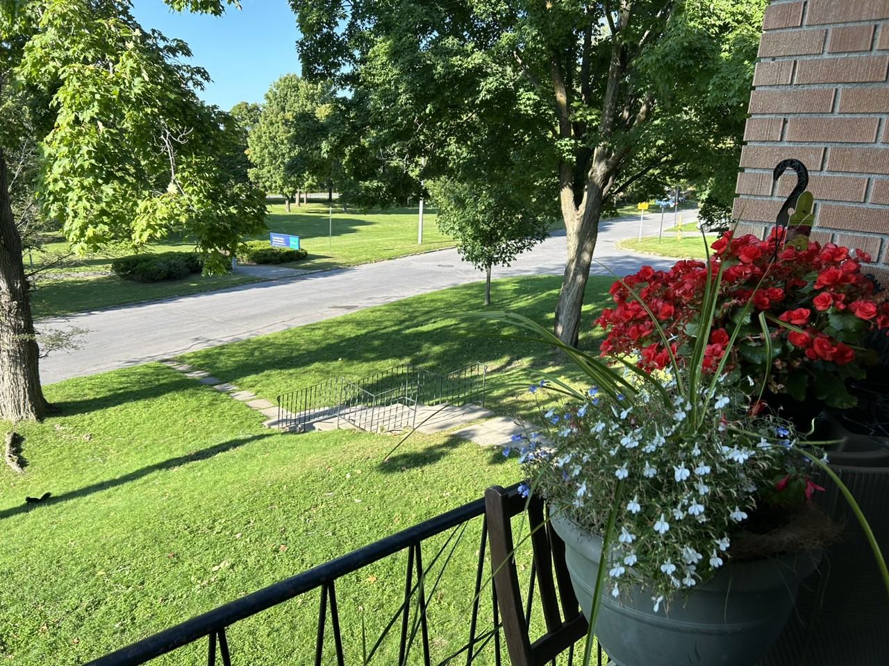 1028 Meadow Park Pl 4 - Photo 3 of 8