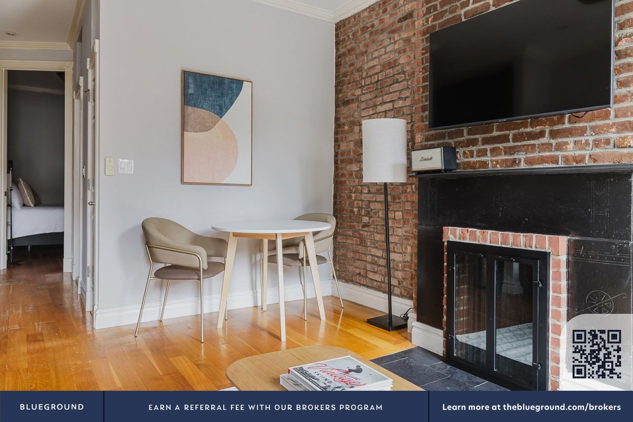 51 Leroy Street - Photo 5 of 20