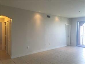 6340 NW 114 AV - Photo 3 of 12