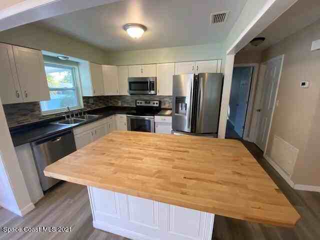 961 N Dixie Ave - Photo 2 of 12