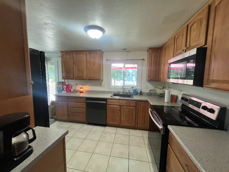 63 Willie St #1 - Photo 3 of 14