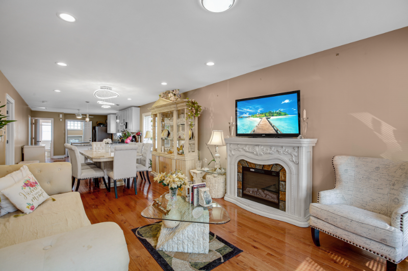 11840 S Artesian Ave - Photo 3 of 8