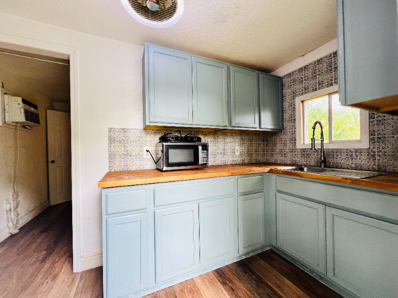 1821 Meridel Ave #C - Photo 3 of 10