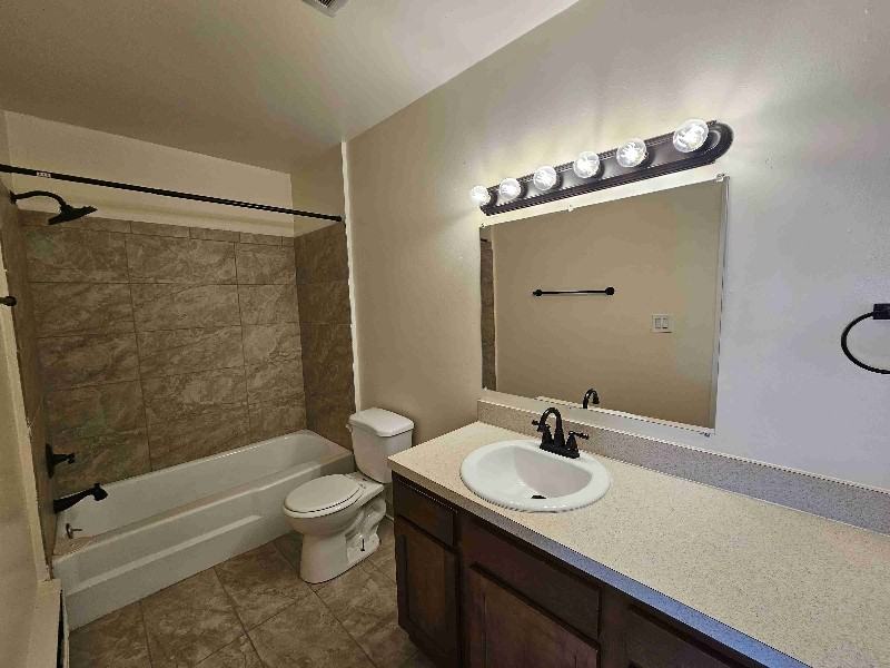 1879 Wmile Rd Madison Heights Mi #31 - Photo 5 of 12