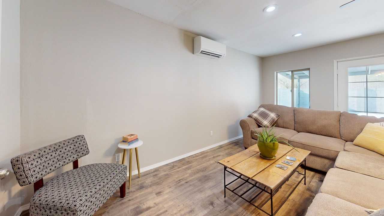 2080 E Greenway Dr #2 - Photo 4 of 23