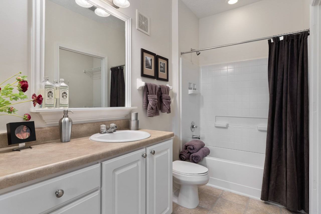 The Charleston - Photo 4 of 51