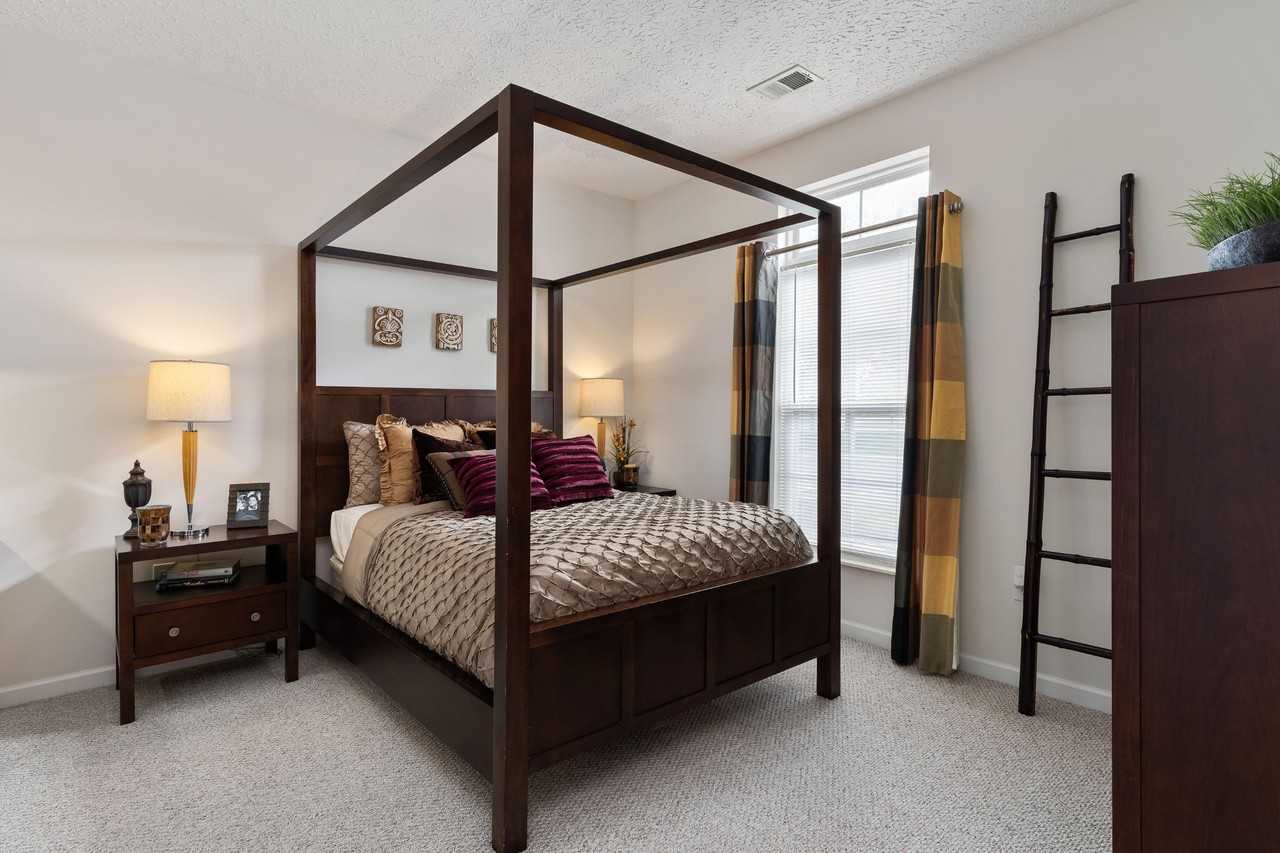 The Charleston - Photo 5 of 51