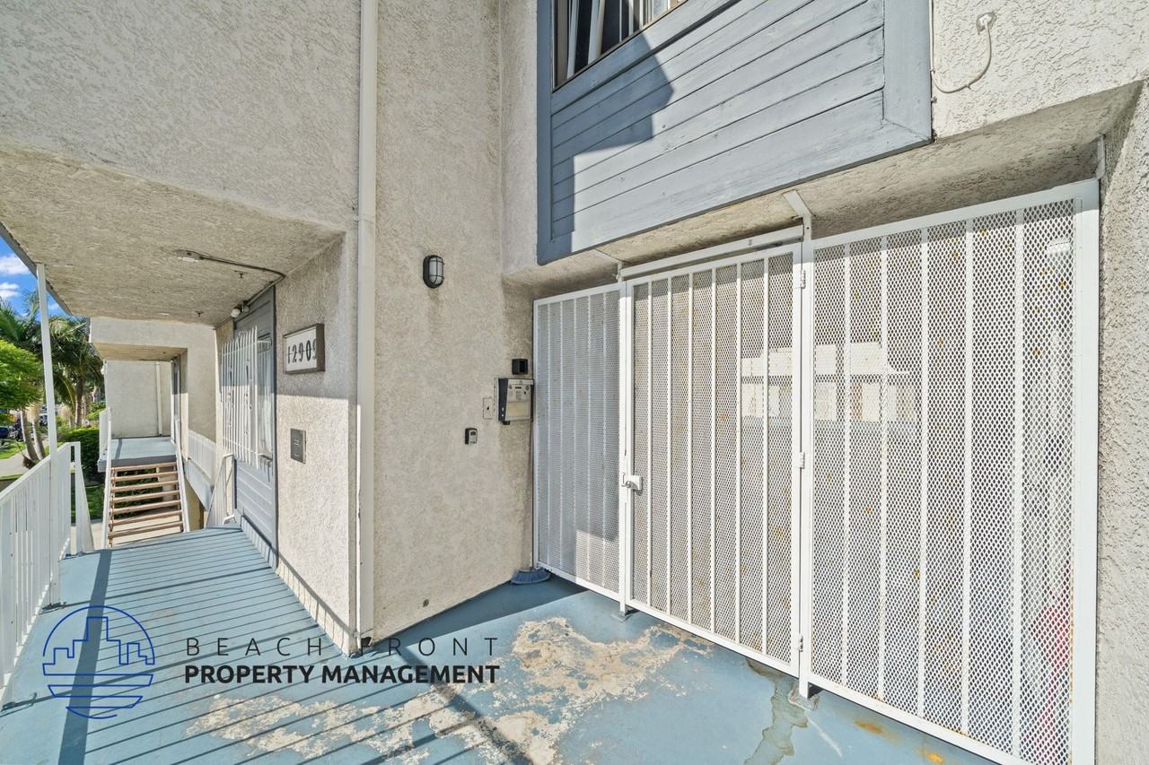 12909 Cordary Ave. - Photo 2 of 28