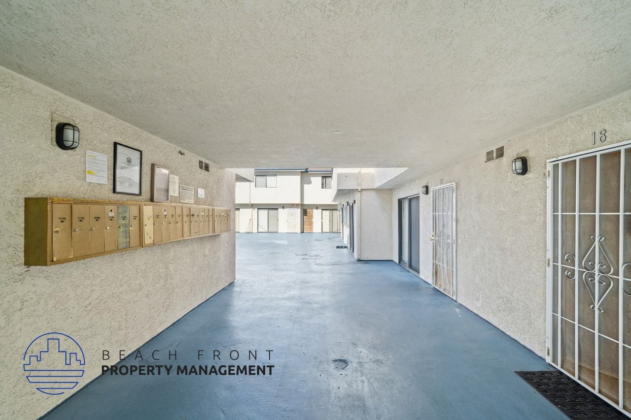 12909 Cordary Ave. - Photo 3 of 28