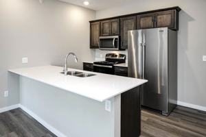 featured image of 801 E 4th St