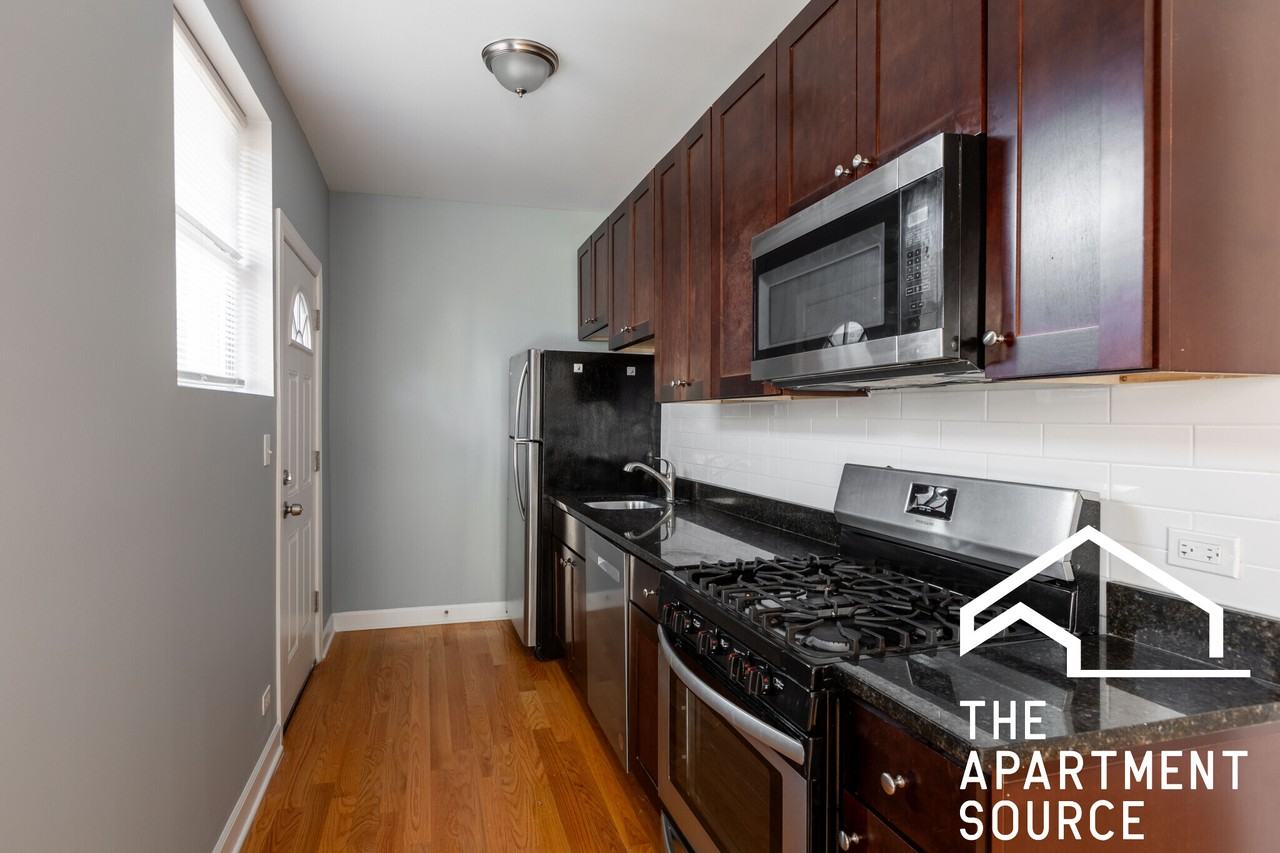 1646 W Pratt Blvd #1I - Photo 2 of 10