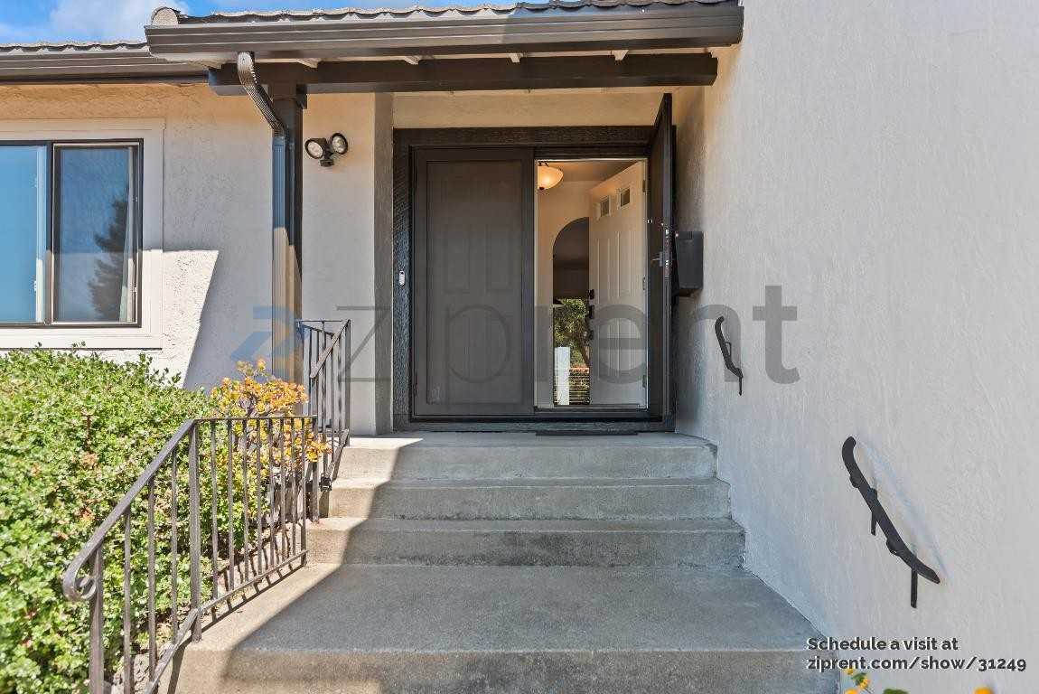 7900 Hansom Dr - Photo 2 of 30