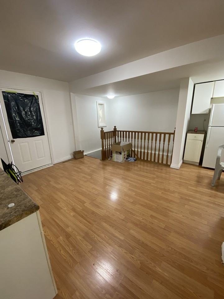 775 Moncton Ave - Photo 2 of 7