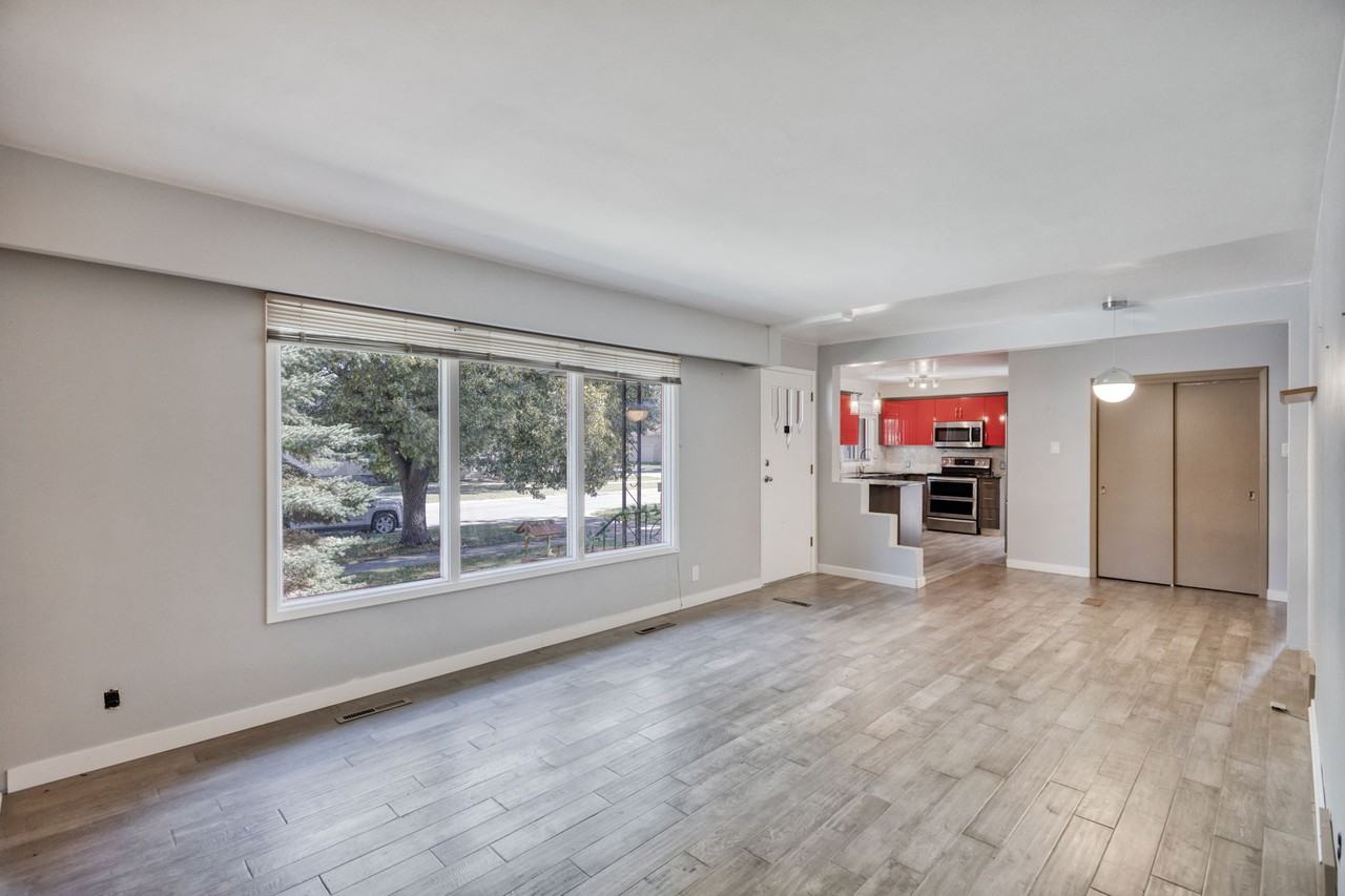 734 School Rd - Photo 3 of 20