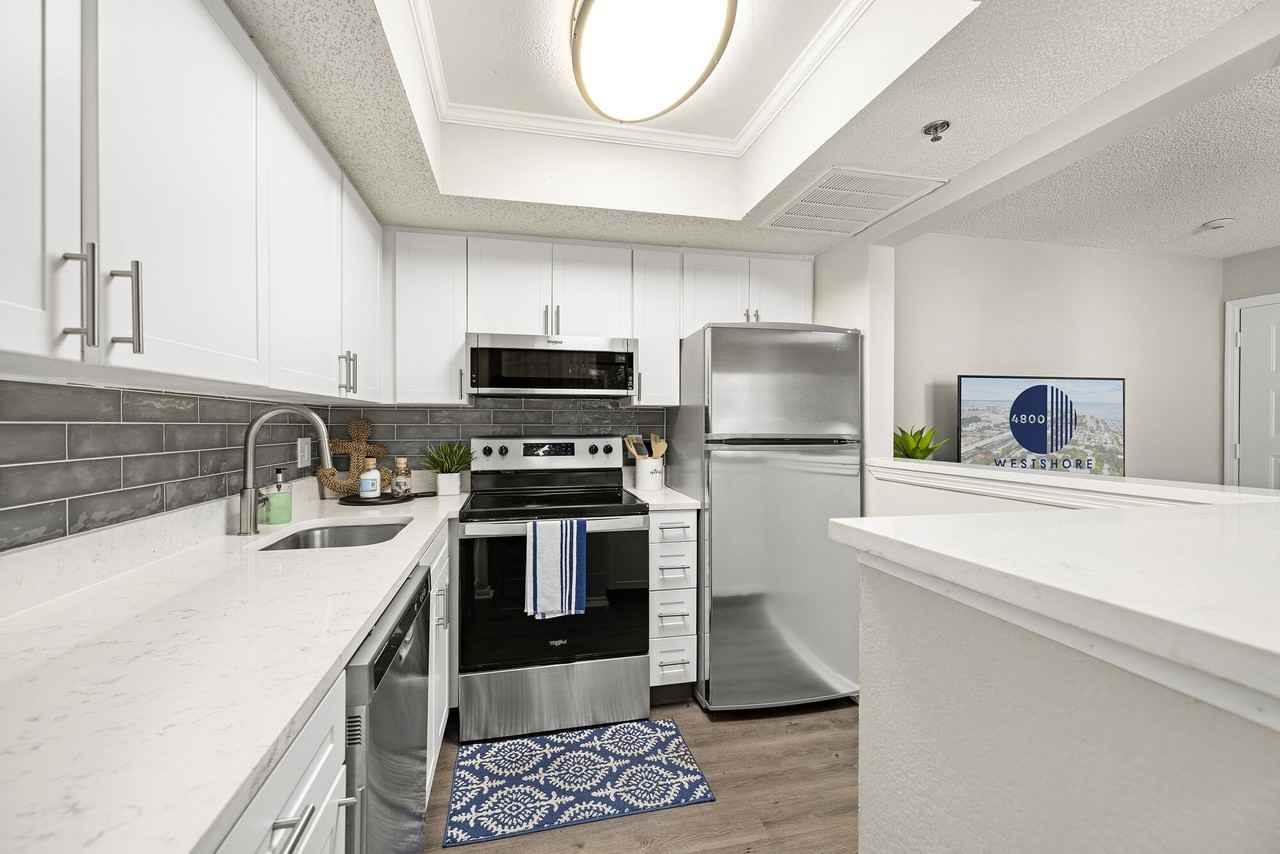 4800 Westshore - Photo 7 of 31