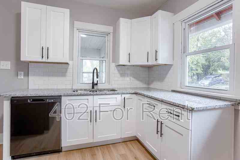 2723 Kansas Ave - Photo 3 of 25