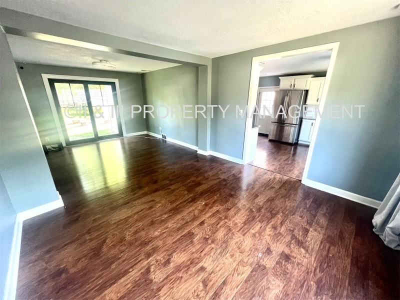 7812 W 59th Ter - Photo 3 of 20