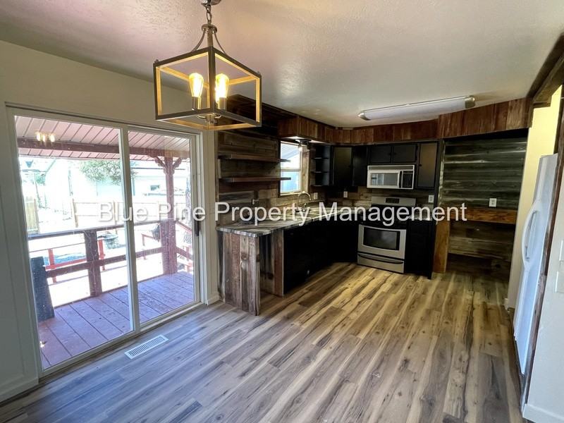 2871 N 41st E - Photo 3 of 21