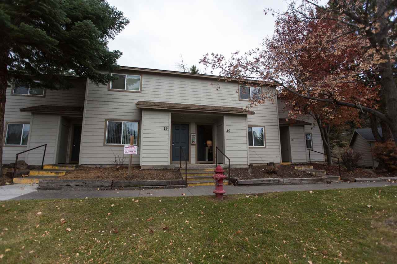 ST. JAMES SQUARE - Photo 4 of 48