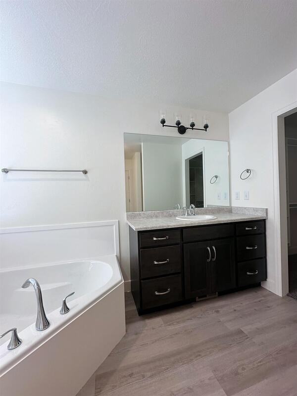 250 Ws #110 - Photo 7 of 13