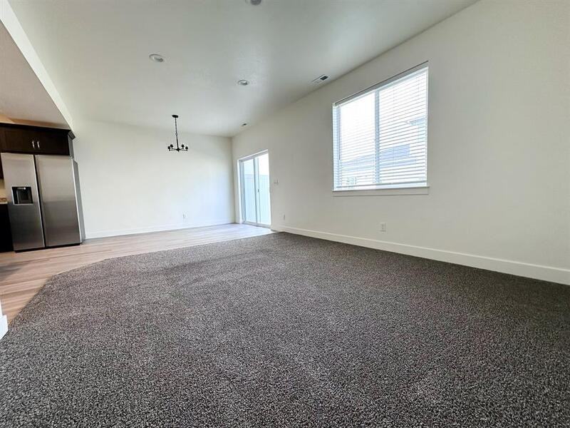 250 Ws #113 - Photo 5 of 14