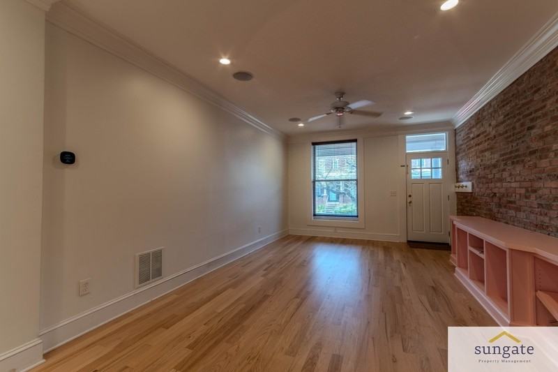 1359 Weldon Ave - Photo 3 of 22