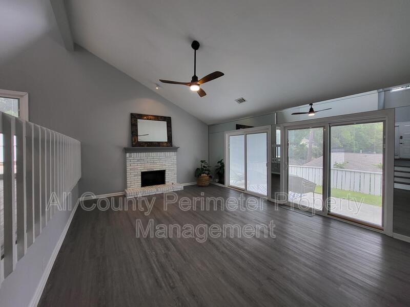 108 Dunwoody Springs Dr - Photo 3 of 17