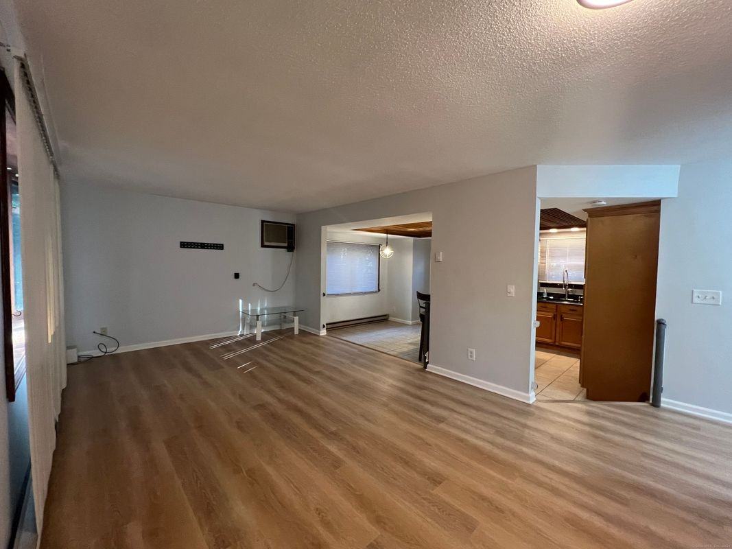 11 Williams Ct - Photo 2 of 15