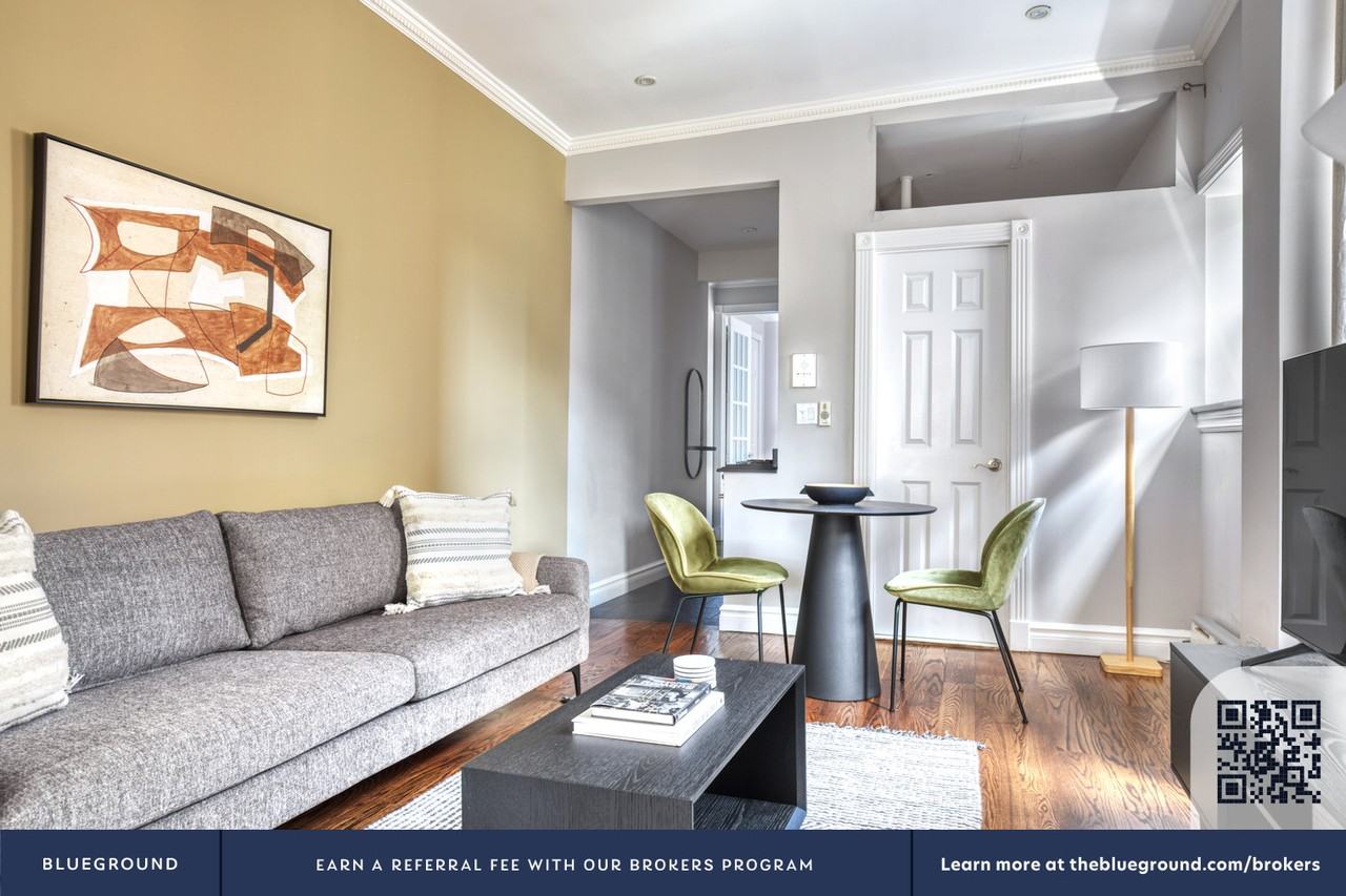 290 West 12th Street - Photo 5 of 26