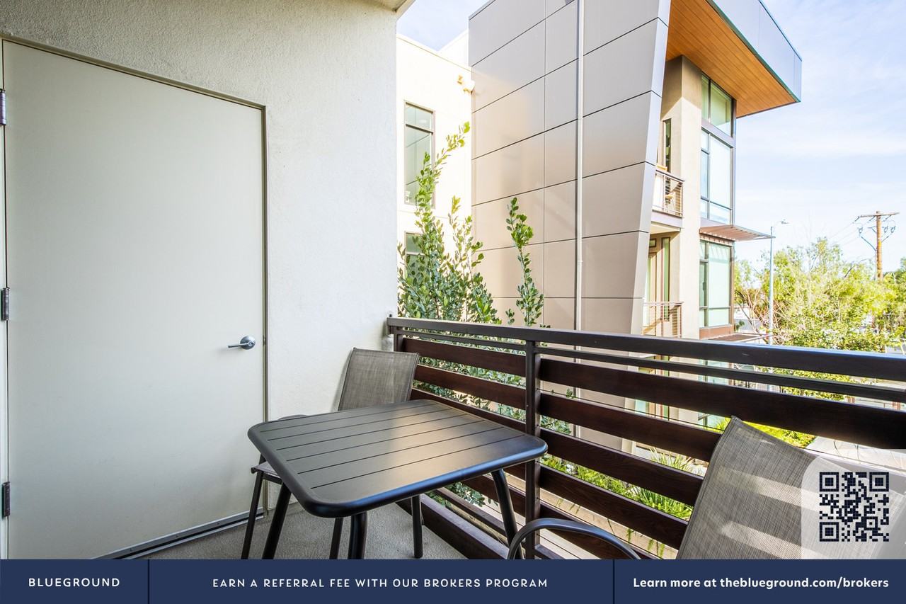 801 Washington St #449 - Photo 4 of 26