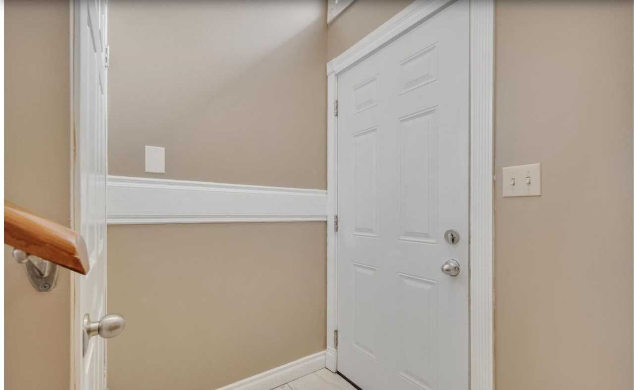 14715 73 Street Northwest - Photo 3 of 10