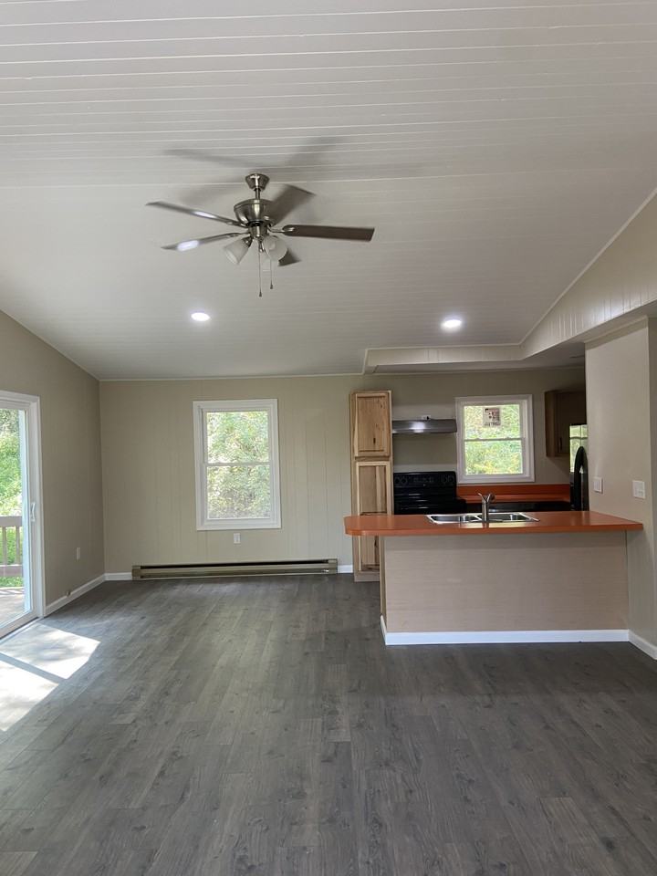 1027 Maple Lake Dr #NA - Photo 3 of 14