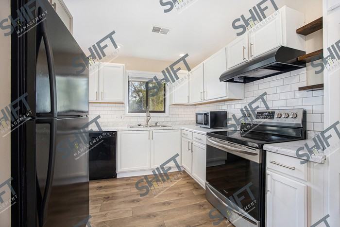 2551 Burton St Se - Photo 3 of 16