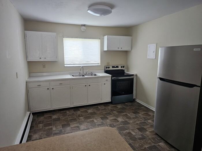 1612 N Main St #B2 - Photo 2 of 5