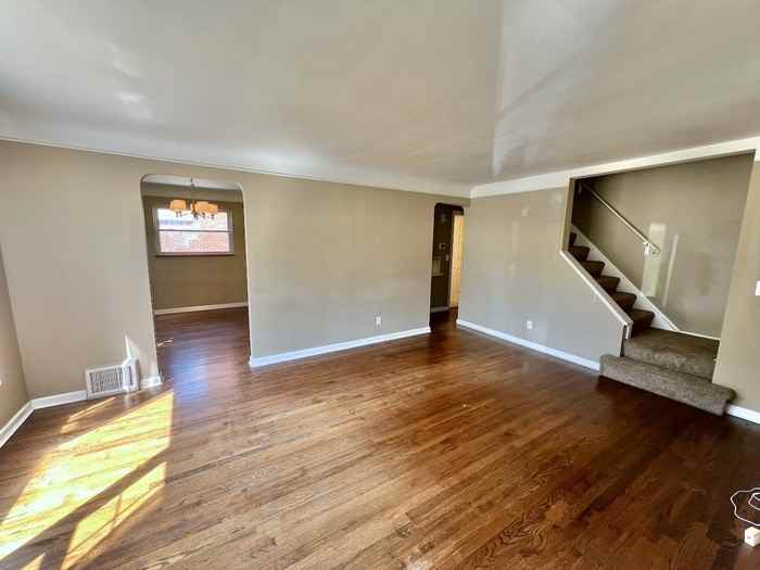1470 Clovernoll Dr - Photo 3 of 21