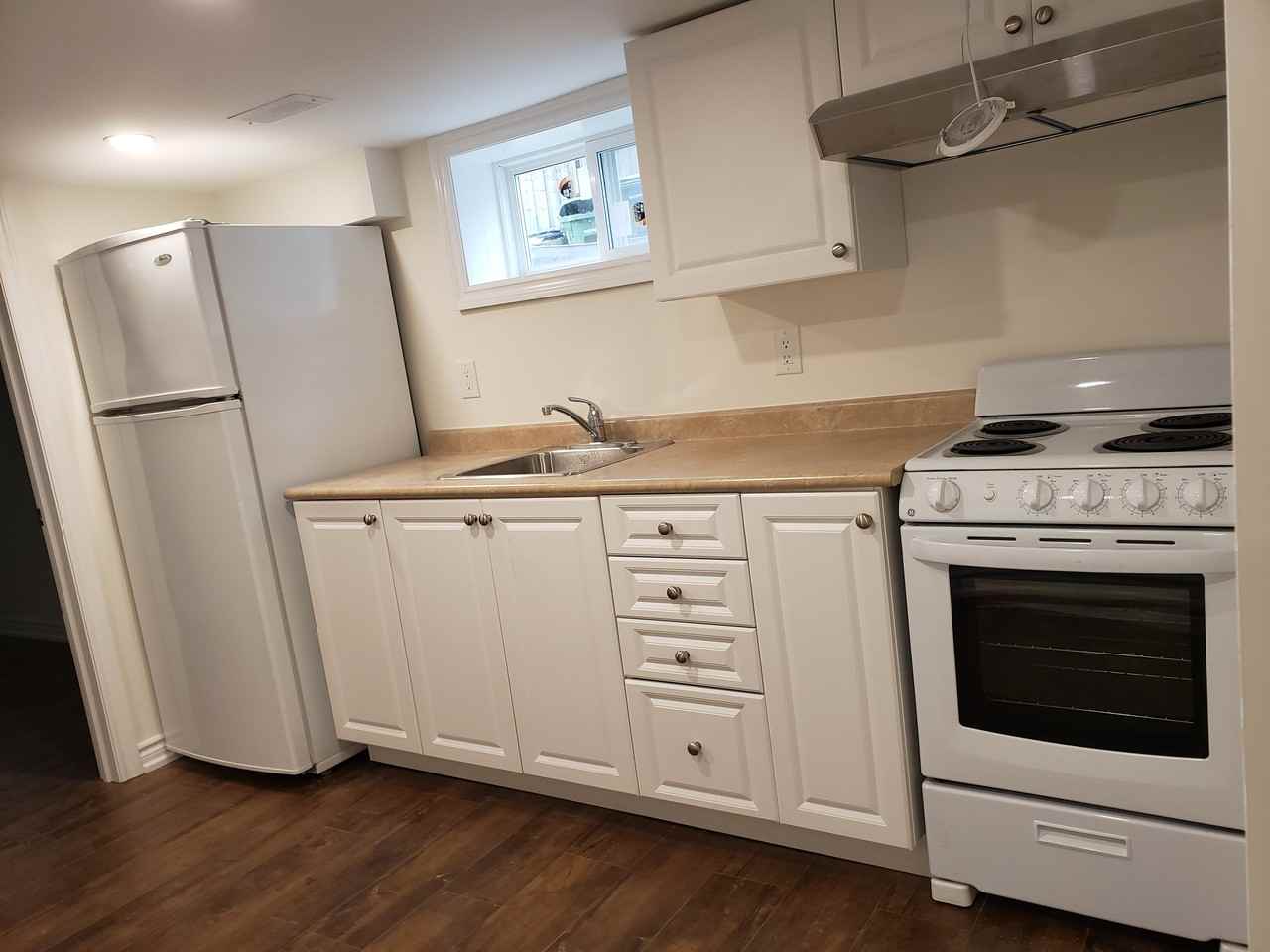 43 Tomlin Crescent - Photo 2 of 7