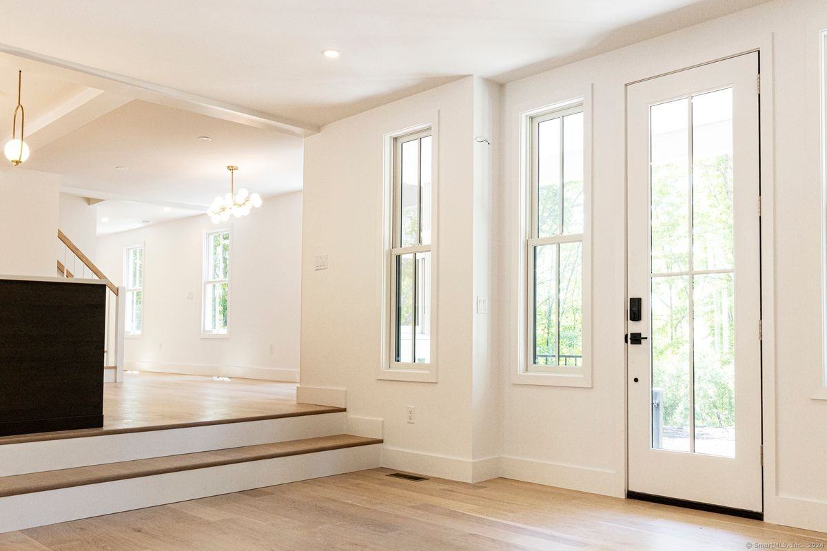 486 Munger Ln - Photo 3 of 25