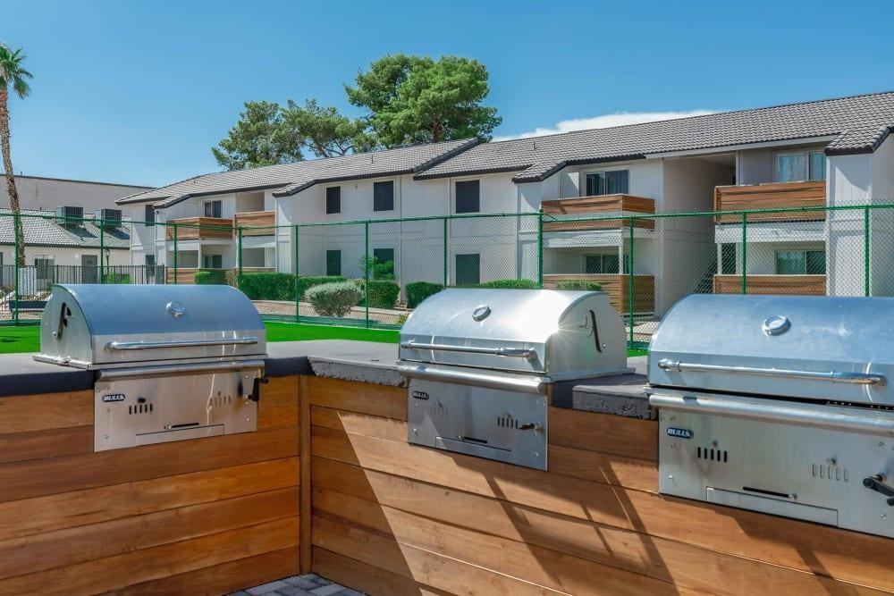 4801 Spencer St - Photo 6 of 12