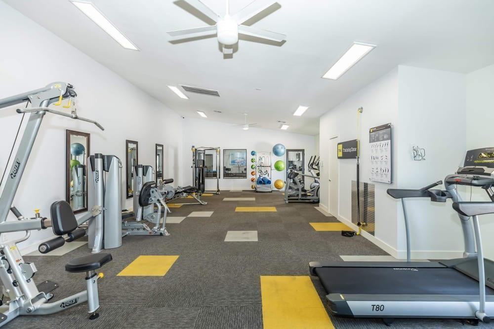 4801 Spencer St - Photo 7 of 12