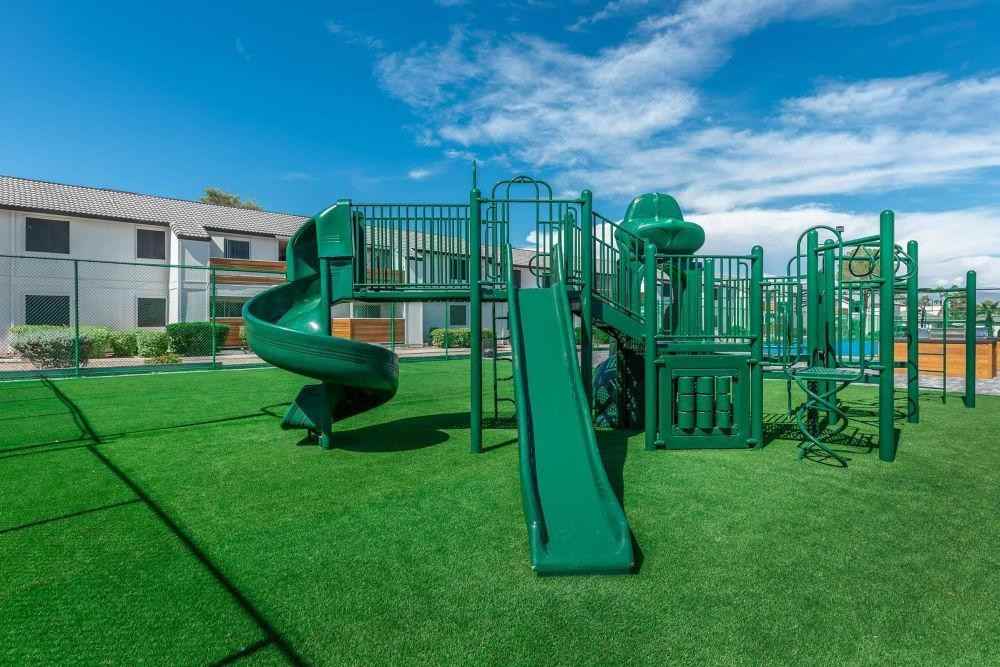 4801 Spencer St - Photo 4 of 12